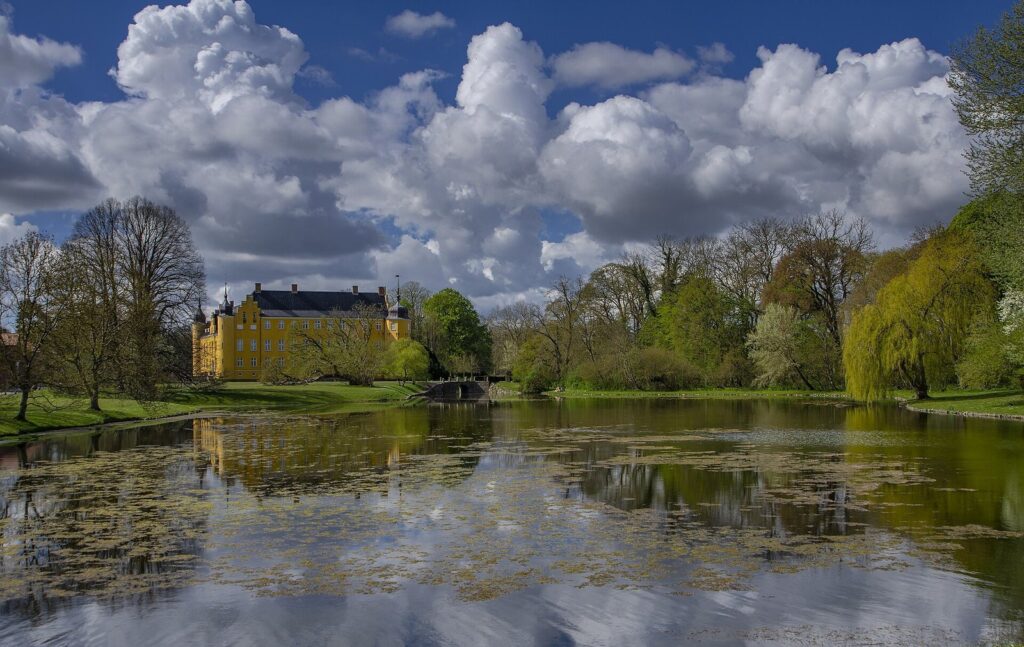 Krenkerup: A Danish Manor House and Agricultural Estate 1 Krenkerup