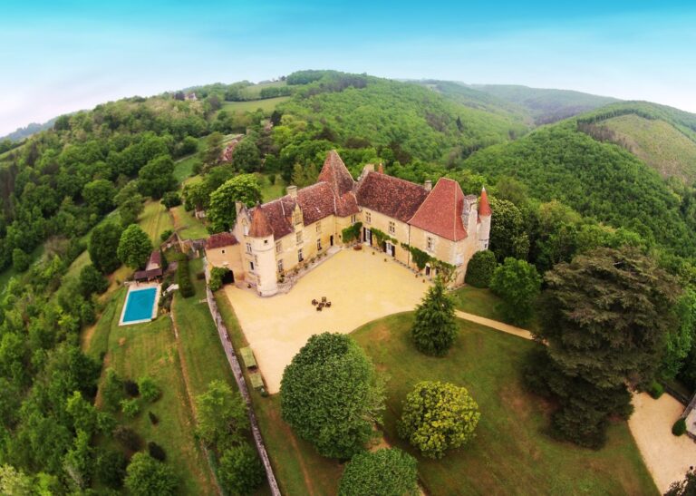 Monsec Castle: A Historic Residence in Dordogne