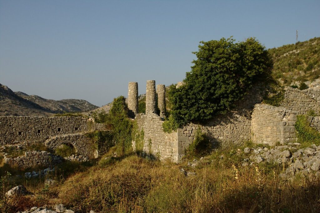 Hutovo Fortress: An Ottoman Fortification in Bosnia and Herzegovina 2 Hutovo Fortress