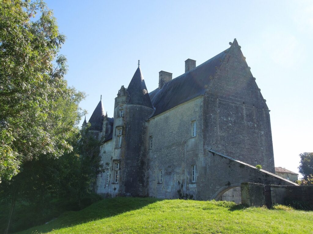 Breuil Castle: A Renaissance Noble Residence in France 1 Château du Breuil