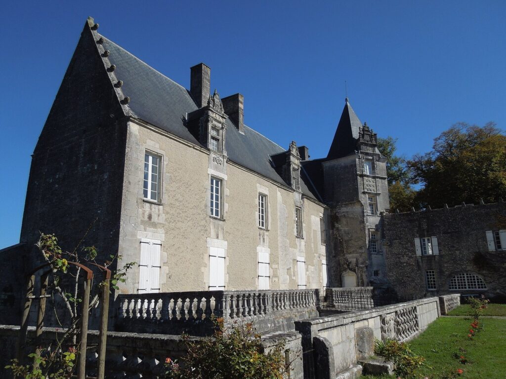 Breuil Castle: A Renaissance Noble Residence in France 2 Château du Breuil