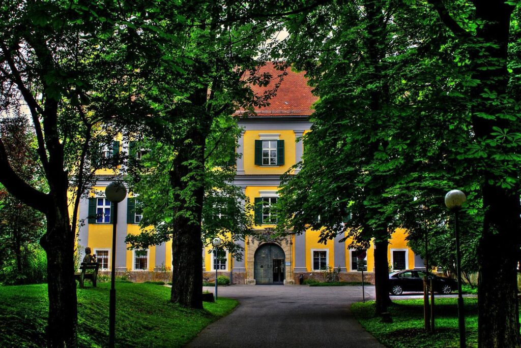 Premstätten Castle: A Noble Estate and Mission School in Styria 1 Schloss Premstätten