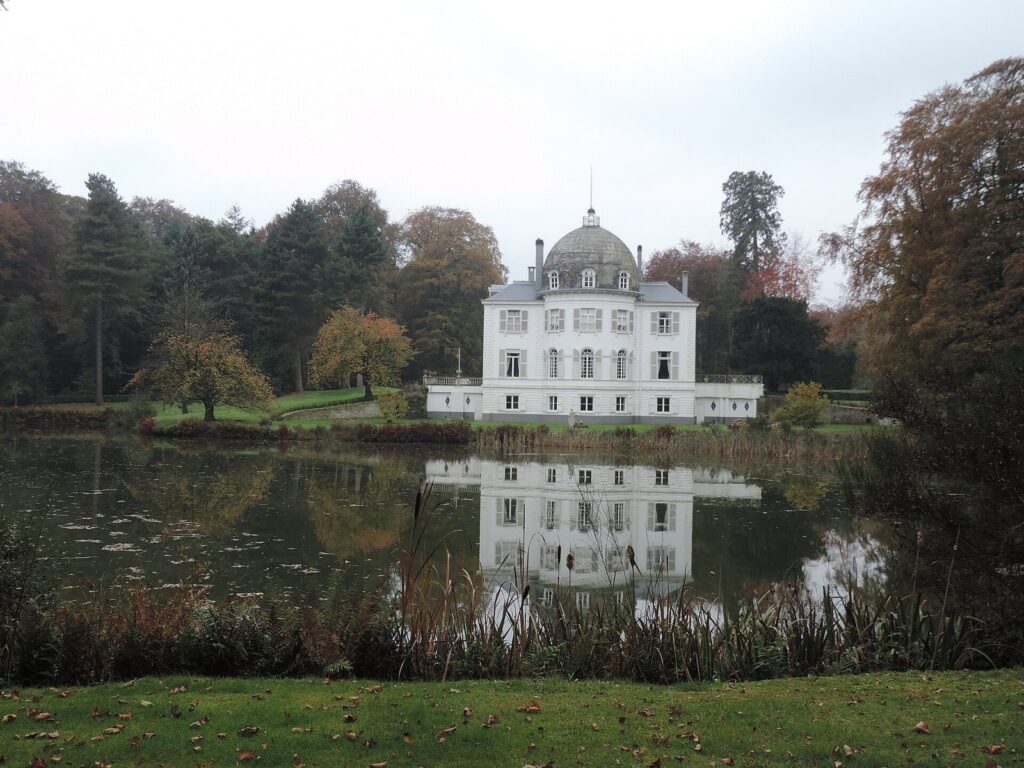 Drie Koningen Castle: An Empire-Style Estate in Beernem 1 Kasteel Drie Koningen