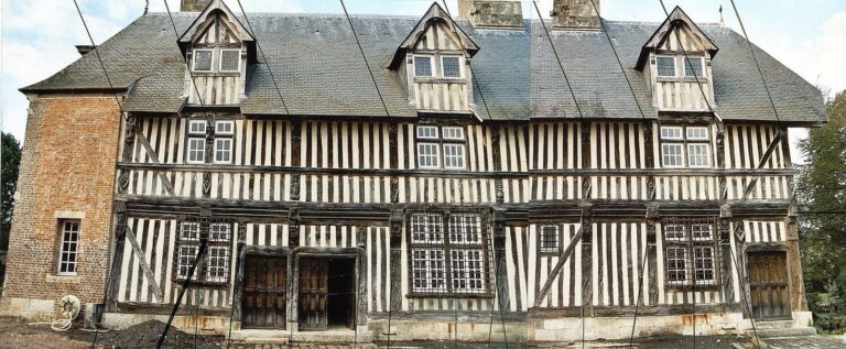 Manoir de Glatigny: A Sixteenth- and Seventeenth-Century Manor Complex in France