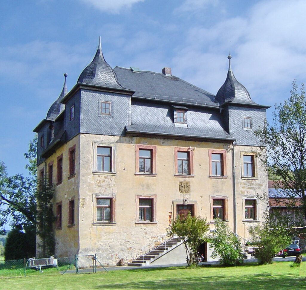 Schloss Truppach: A Castle Rebuilt after 1523 1 Schloss Truppach