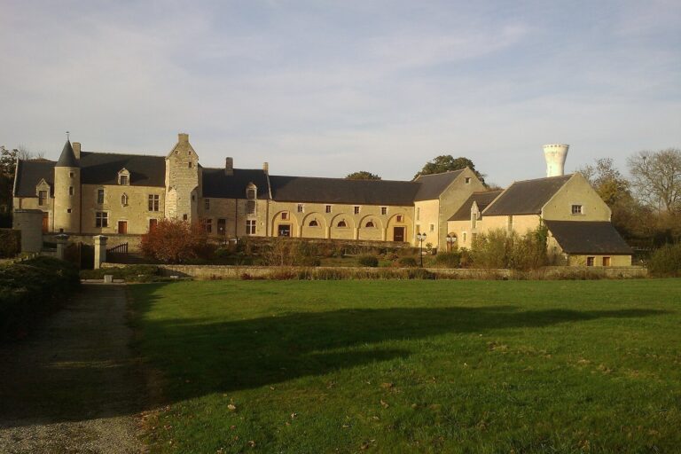 Manor House of Cantepie: A Sixteenth-Century Manor Farm in France