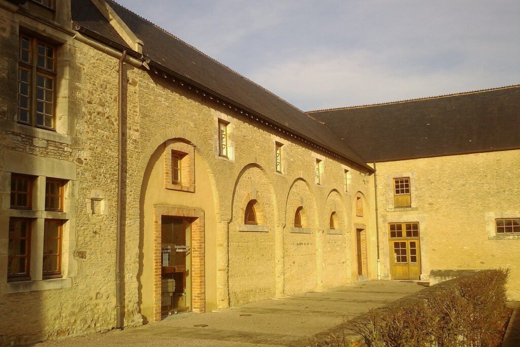Manor House of Cantepie: A Sixteenth-Century Manor Farm in France 4 Manor house of Cantepie