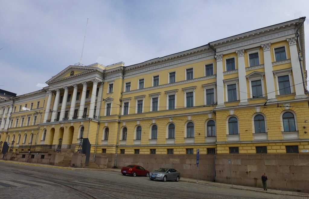 Government Palace: Seat of the Finnish Government in Helsinki 1 Government Palace