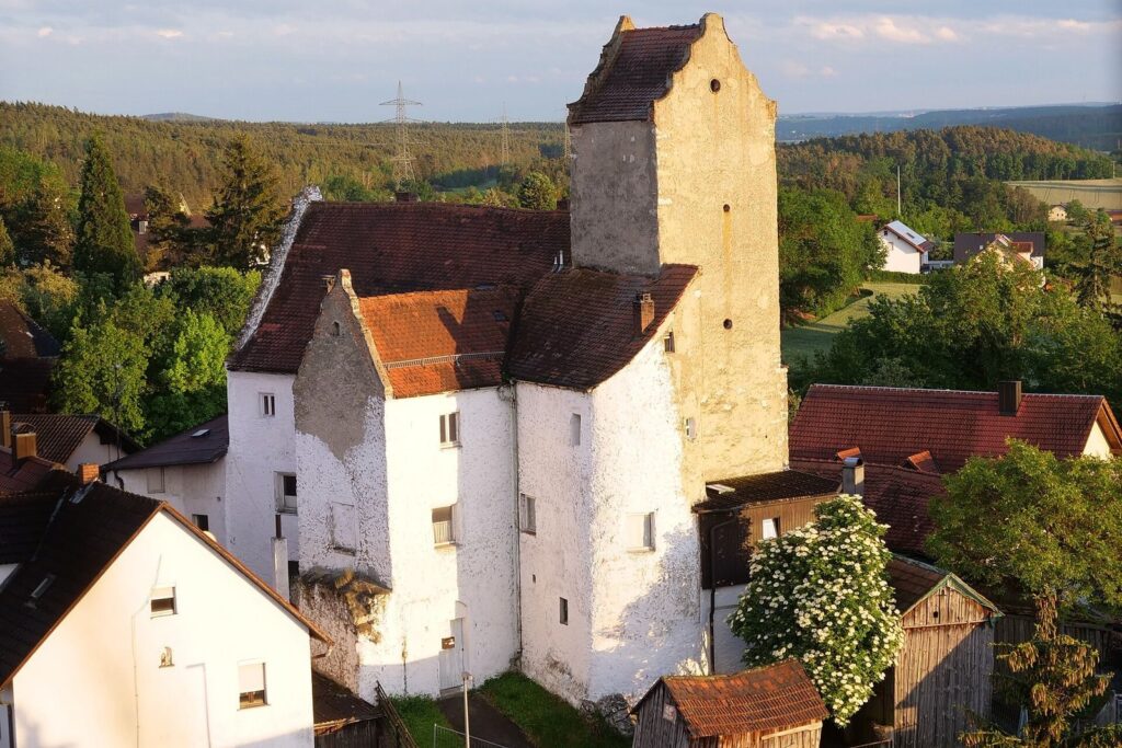 Leonberg Castle: A Medieval Family Seat in Germany 1 Burg Leonberg