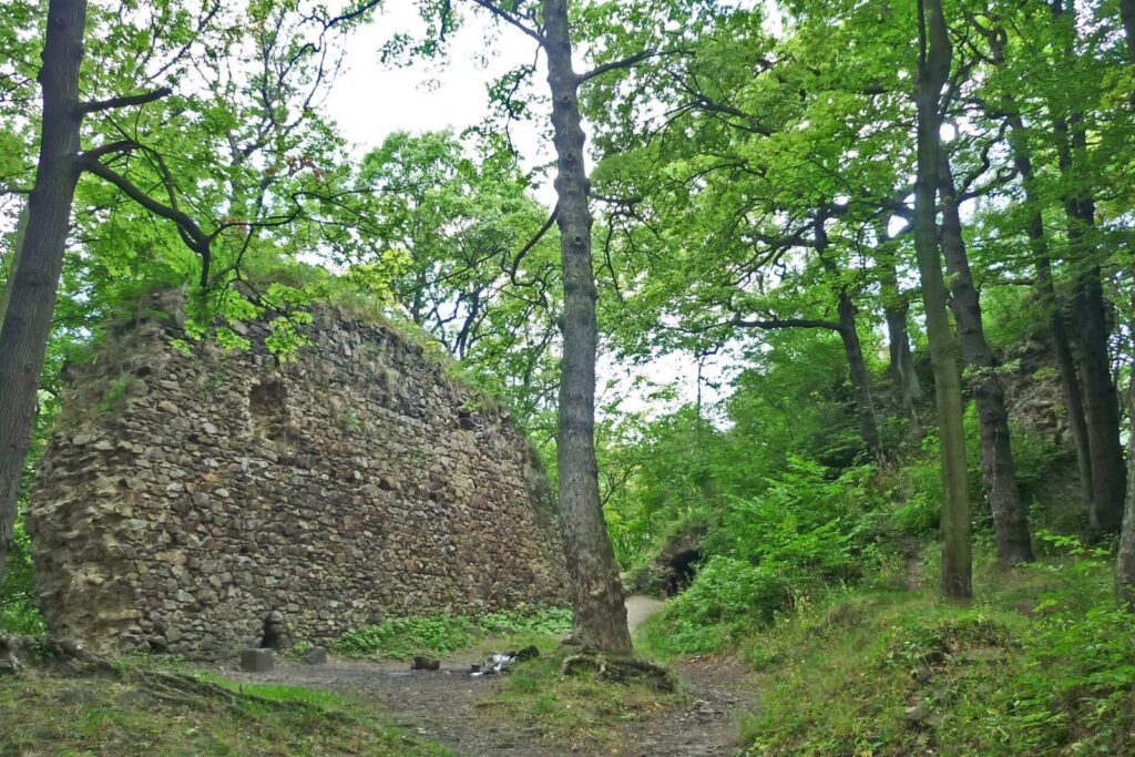 Kyšperk Castle: A Medieval Stronghold in Krupka, Czechia 1 Kyšperk (Krupka)