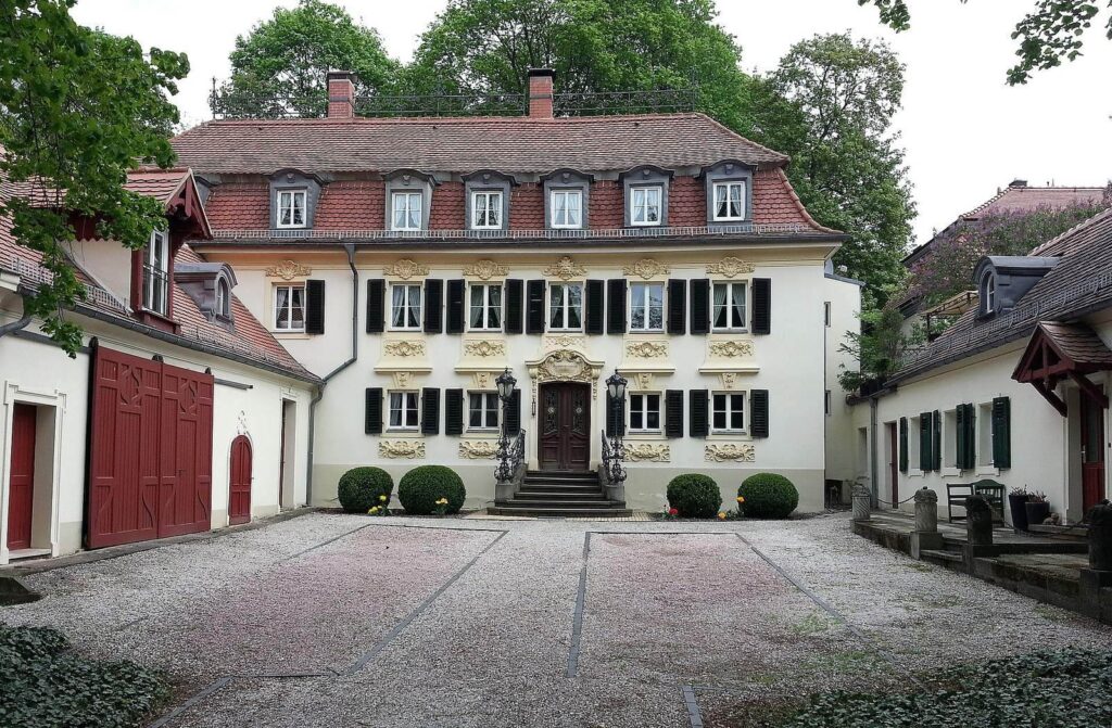 Spiegler’sches Haus: A Vineyard Estate and Manor House in Dresden 1 Spiegler’sches Haus
