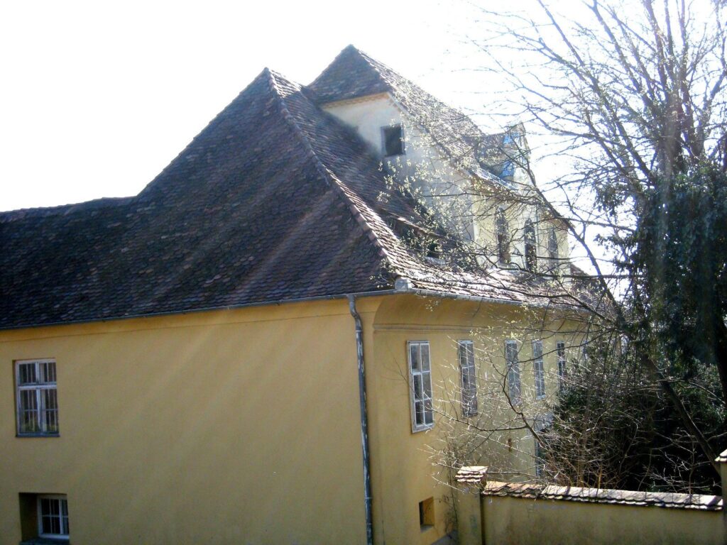 Schloss Reinthal: A Renaissance Castle and Former Abbey Farm in Austria 1 Schloss Reinthal