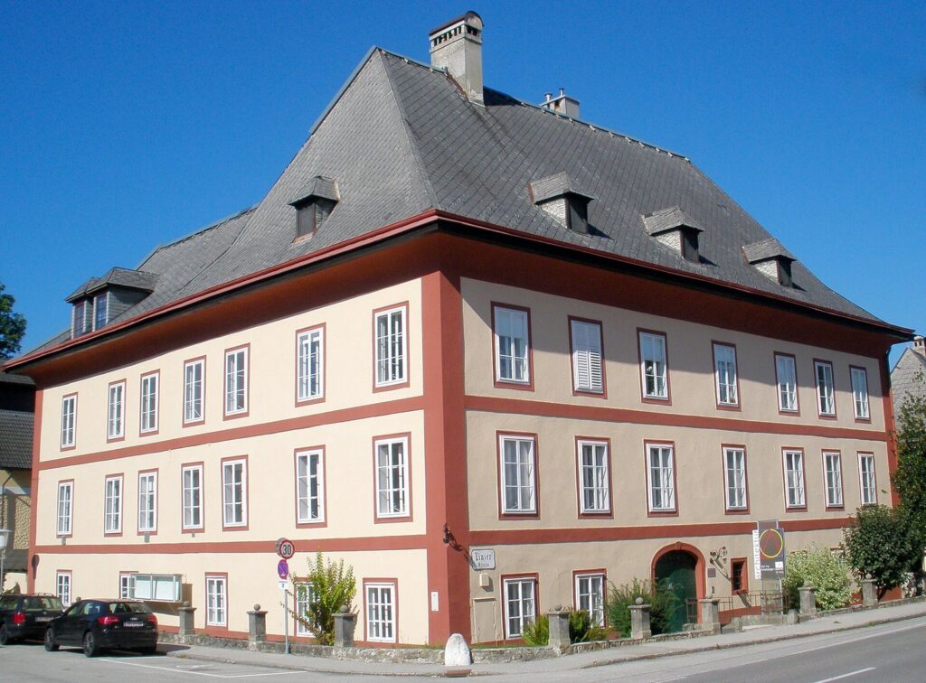 Mühlwang Castle: A Noble Estate and Administrative Seat in Austria 1 Château Mühlwang