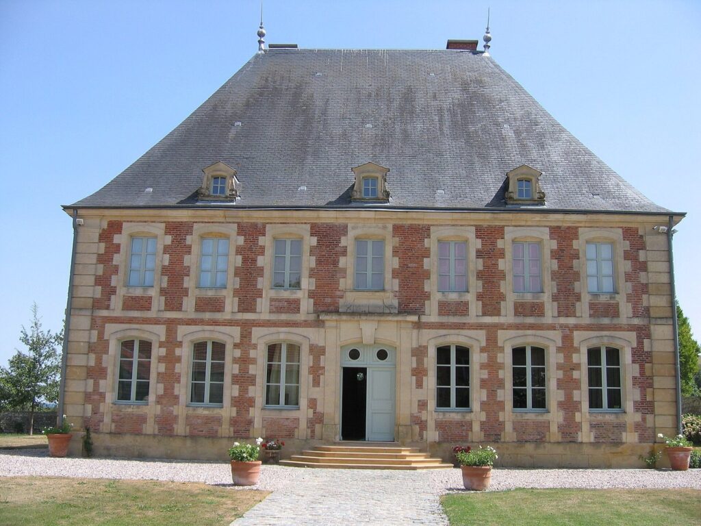 Marcq Castle: An Eighteenth-Century Residence in France 1 Château de Marcq