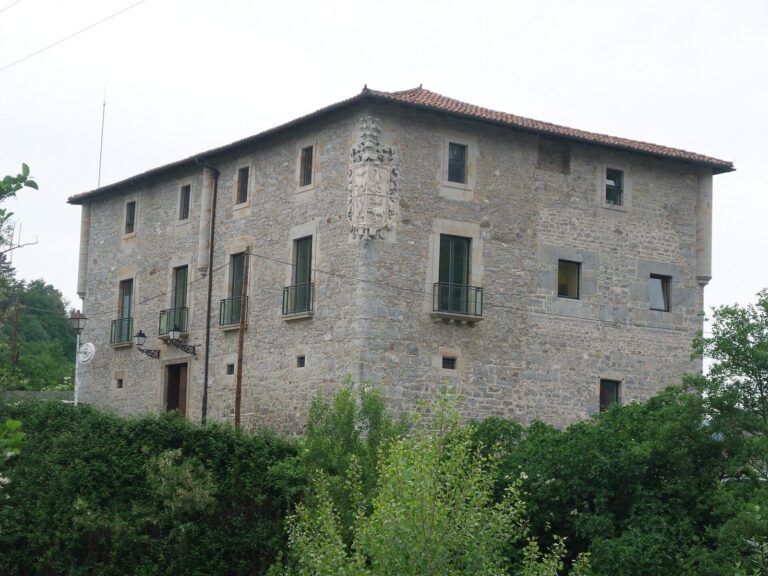 Gabiria Tower: A Historic Tower-Palace in Bergara, Spain