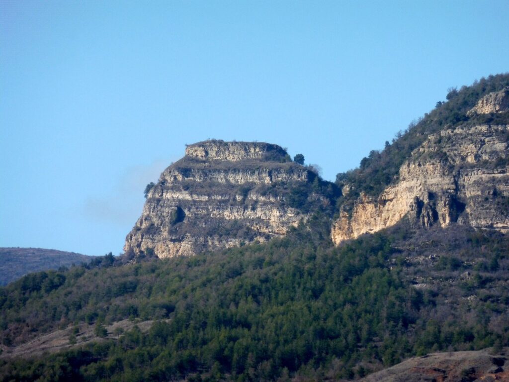 Toló Castle: A Medieval Hilltop Fortification in Lleida 1 Castell de Toló