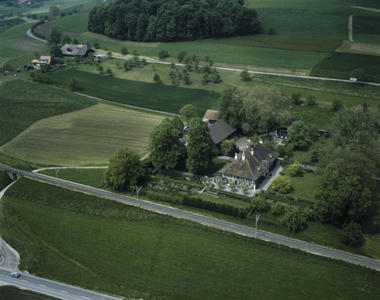 Ursellen Estate: A Country Residence and Castle in Bern, Switzerland