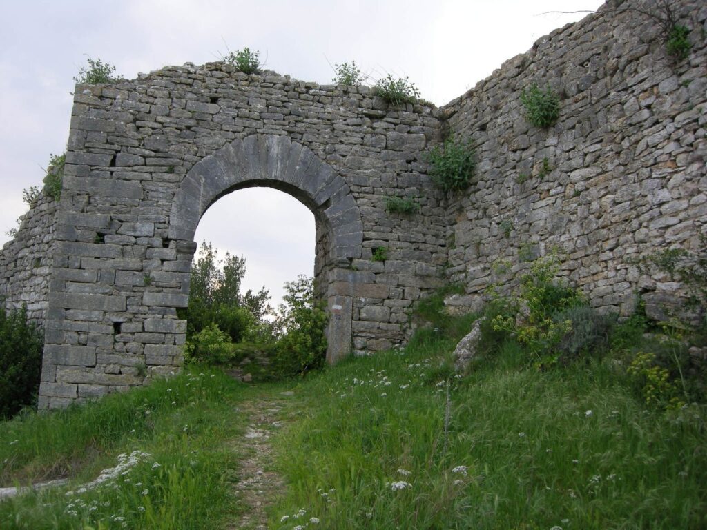 Monsummano Castle: A Medieval Hilltop Fortification in Tuscany 4 Monsummano Castle