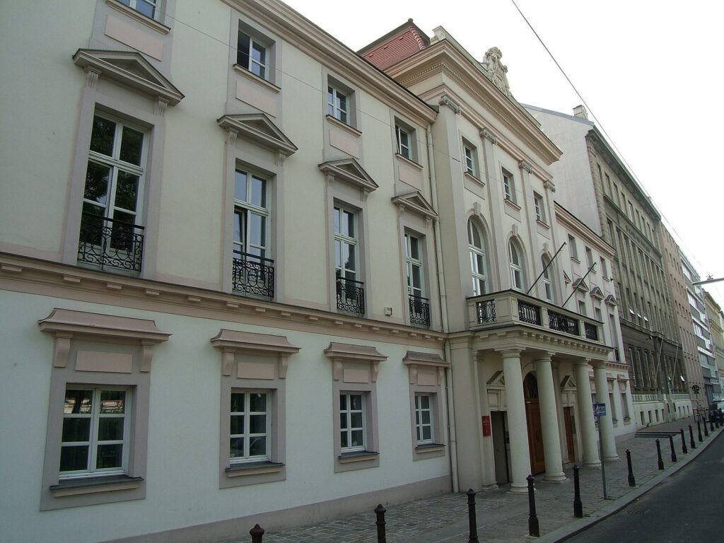 Grassalkovich Palace, Vienna: A Prince's Neoclassical Residence 1 Grassalkovich Palace, Vienna
