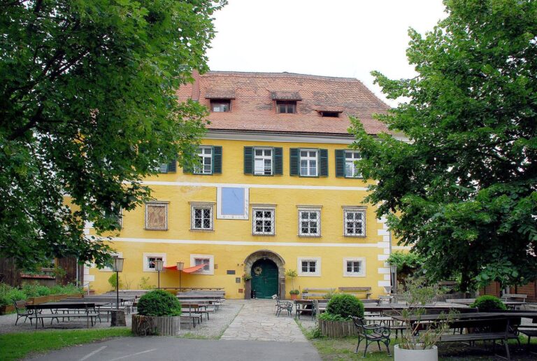 Schloss Limberg bei Wies: A Castle in Styria, Austria