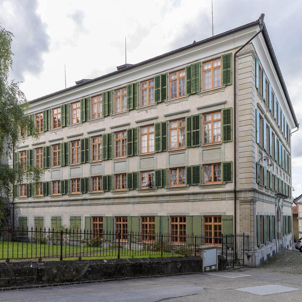 Pentagonal Palace: A Neoclassical Residence in Trogen, Switzerland 2 Pentagonal Palace