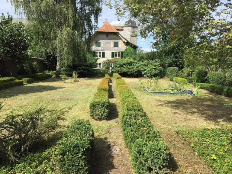 Little Castle: A Historic Country Estate in Zimmerwald, Switzerland