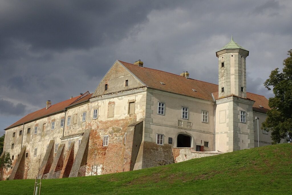 Jedenspeigen Castle: A Four-Winged Castle in Lower Austria 3 Schloss Jedenspeigen