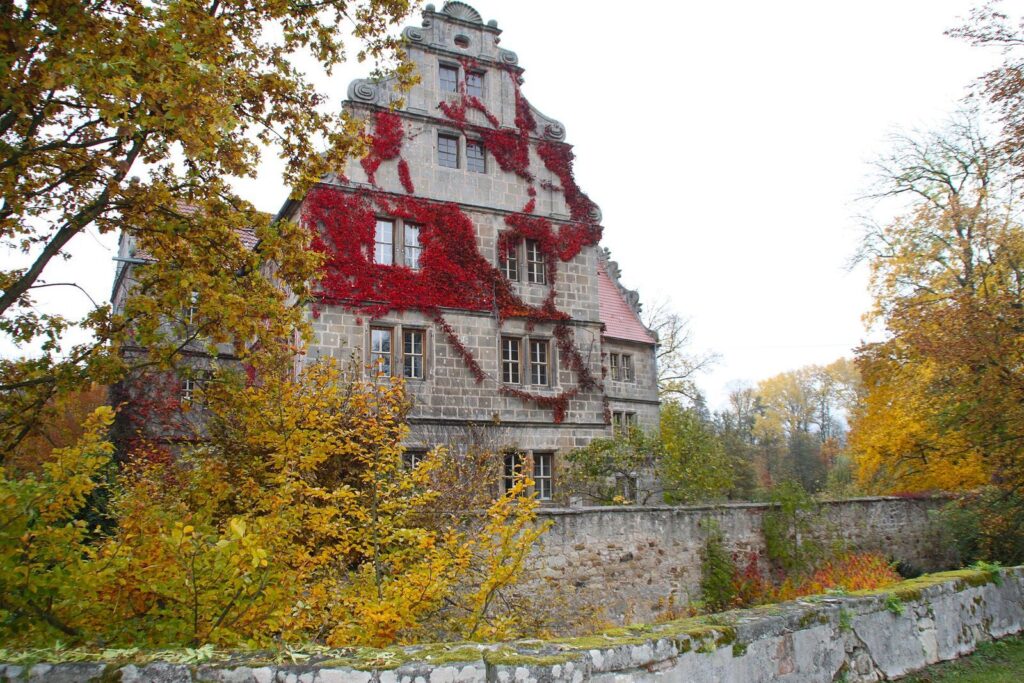 Friesenhausen Castle: A Moated Castle in Germany 2 Schloss Friesenhausen