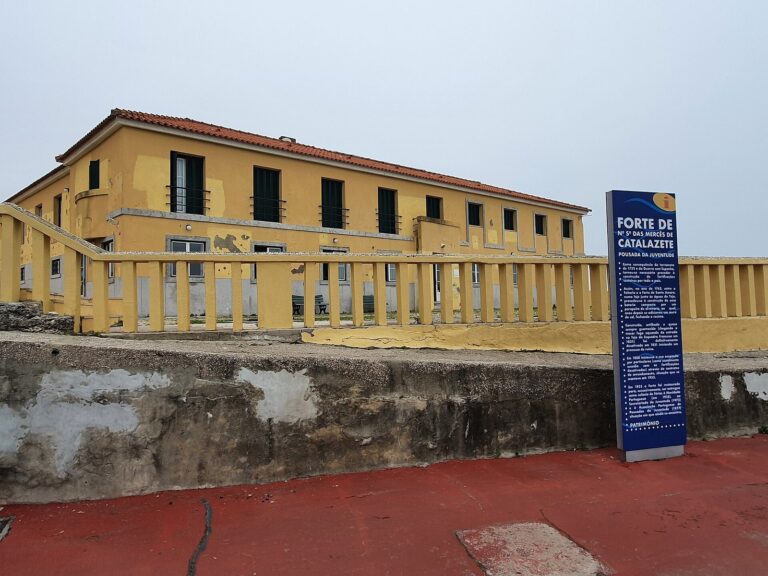 Fort of Nossa Senhora das Mercês de Catalazete: A Coastal Artillery Fort in Portugal