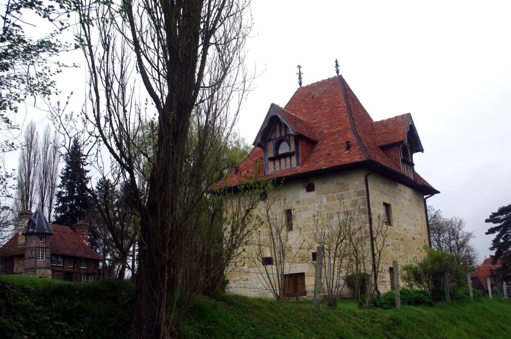 Chiffretot Manor: A Sixteenth-Century House in France 1 manoir de Chiffretot