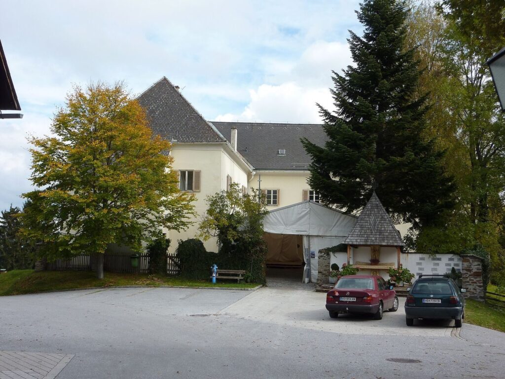 Pfarrhof Pack: A Former Castle Now Serving as a Parsonage 2 Pfarrhof Pack