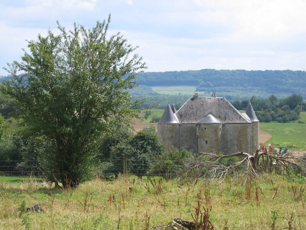 Villers Castle: A Sixteenth-Century Fortified House in France 2 Château de Villers