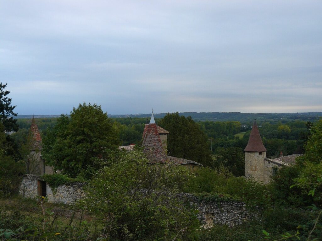 La Fontaine Castle: A Renaissance Residence in Anse, France 2 Château de la Fontaine