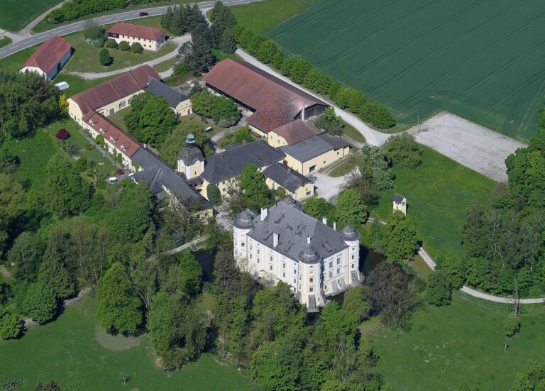 Bernau Castle: A Baroque Moated Castle in Austria