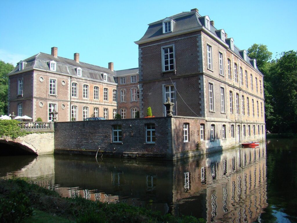 Ingelmunster Castle: A Medieval Fortress Transformed into a Country Estate 2 Ingelmunster Castle