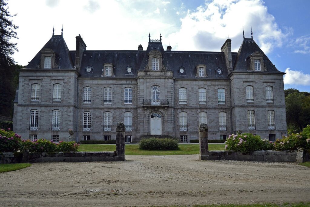 Château de Lesquiffiou: A Classicist Country Residence in Brittany 2 Château de Lesquiffiou