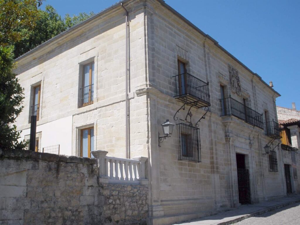 Peredo Palace: A Seventeenth-Century Manor House in Cantabria 3 Palacio de Peredo