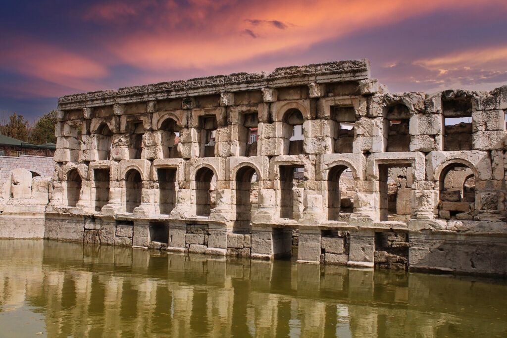 Basilica Therma: A Roman Imperial Public Bath in Türkiye 1 Basilica Therma