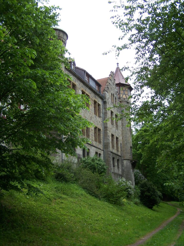 Neuenhof Castle: A Neo-Gothic Residence and Historic Park in Eisenach 1 Schloss Neuenhof, Eisenach