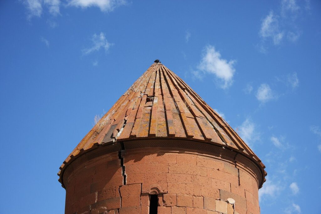 Haykadzor Lusavorich Church: A Medieval Armenian Apostolic Church 1 Haykadzor Lusavorich church
