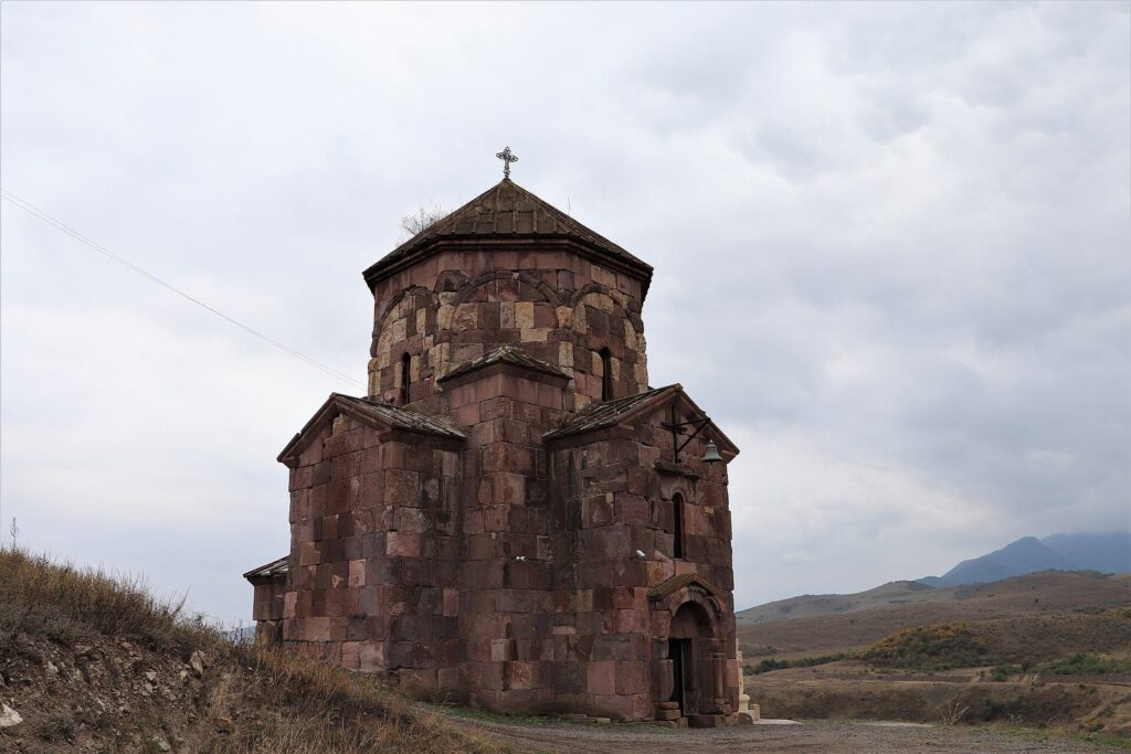 Holy Mother of God Church at Voskepar: A Sixth- or Seventh-Century Armenian Apostolic Church 1 Holy Mother of God Church (Voskepar)