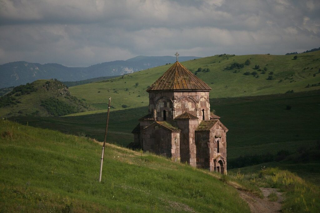 Holy Mother of God Church at Voskepar: A Sixth- or Seventh-Century Armenian Apostolic Church 4 Holy Mother of God Church (Voskepar)