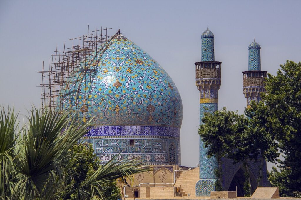 Chaharbagh Madrasa: A Safavid Religious School and Mosque in Isfahan 2 Chaharbagh Madrasa