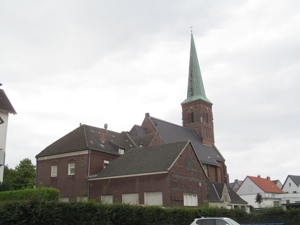 St. Pankratius: The Catholic Parish Church of Hövel in Hamm 1 St. Pankratius