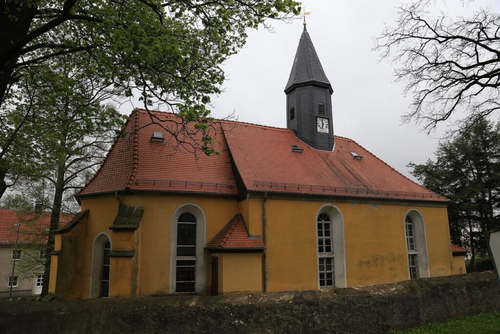 Dorfkirche Arnsdorf: A Lutheran Village Church in Germany 1 Dorfkirche Arnsdorf