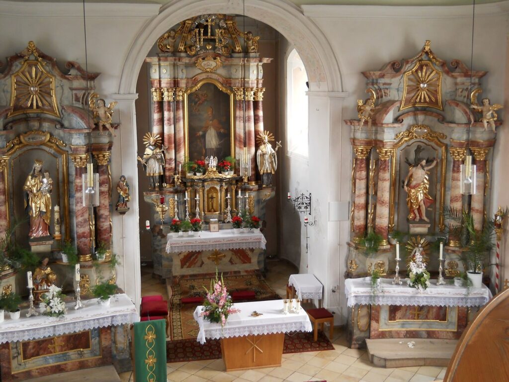 Saint Ulrich: The Catholic Parish Church of Kevenhüll 3 Saint Ulrich
