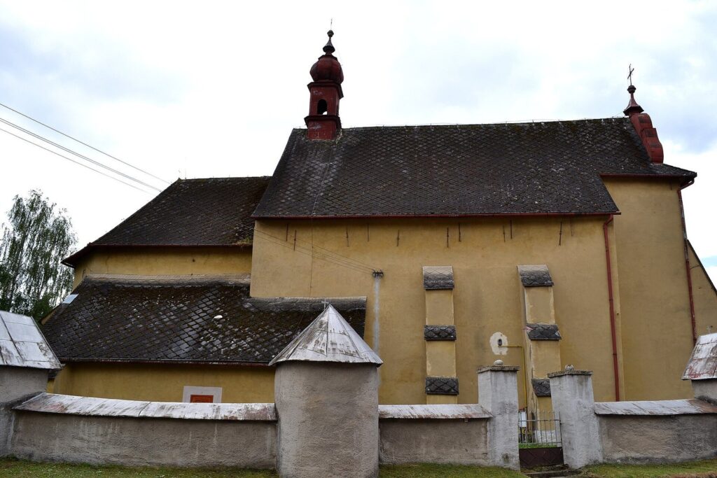 Church of Saints Peter and Paul in Matiašovce: A Medieval Parish Church 1 Church of St. Peter and Paul (Matiašovce)