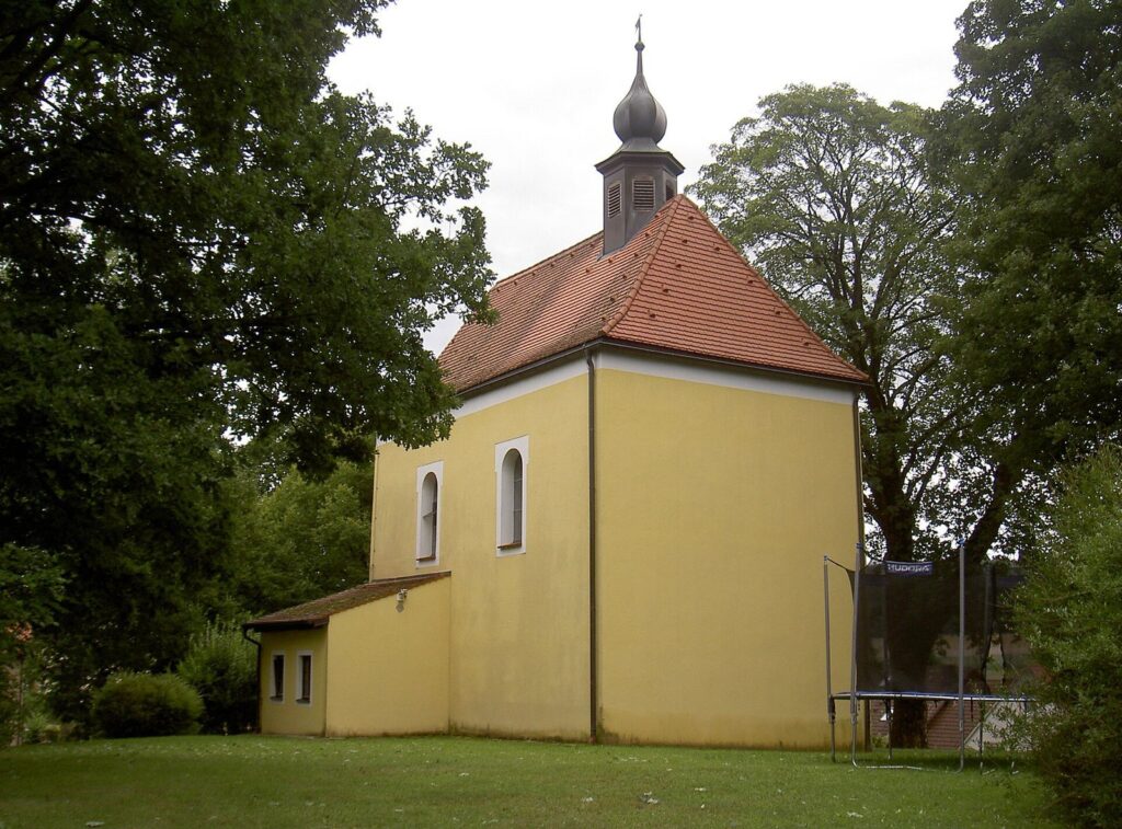 St. Matthäus: A Roman Catholic Branch Church in Altentreswitz 2 St. Matthäus