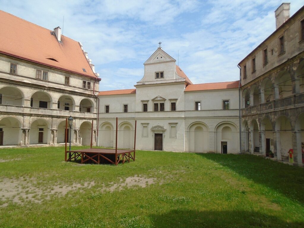 kaple svatého Josefa v Bělé pod Bezdězem