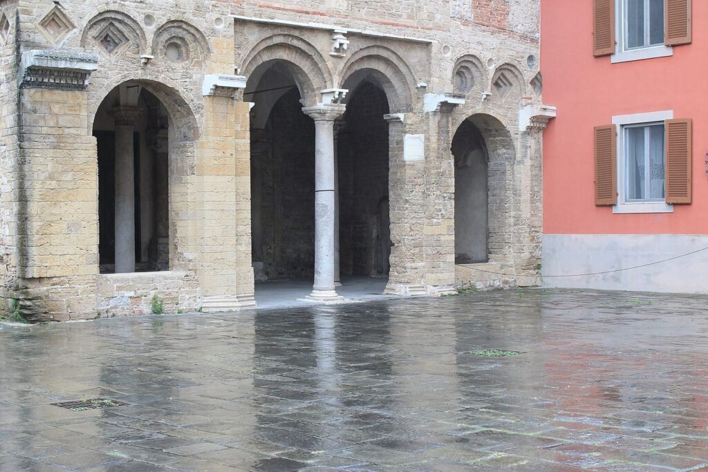 San Zeno: A Former Roman Catholic Church in Pisa 2 San Zeno